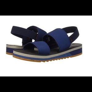 Chooka women’s Flat-form sandals